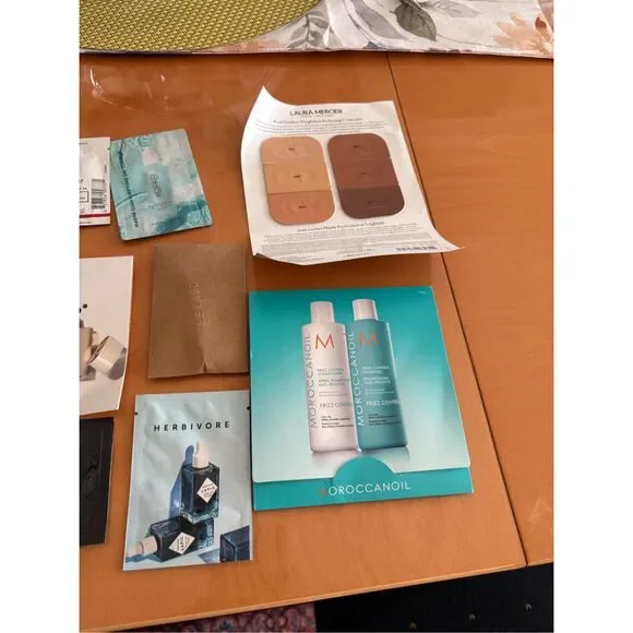 Lot of Beauty Samples, NWT - Picture 2 of 15